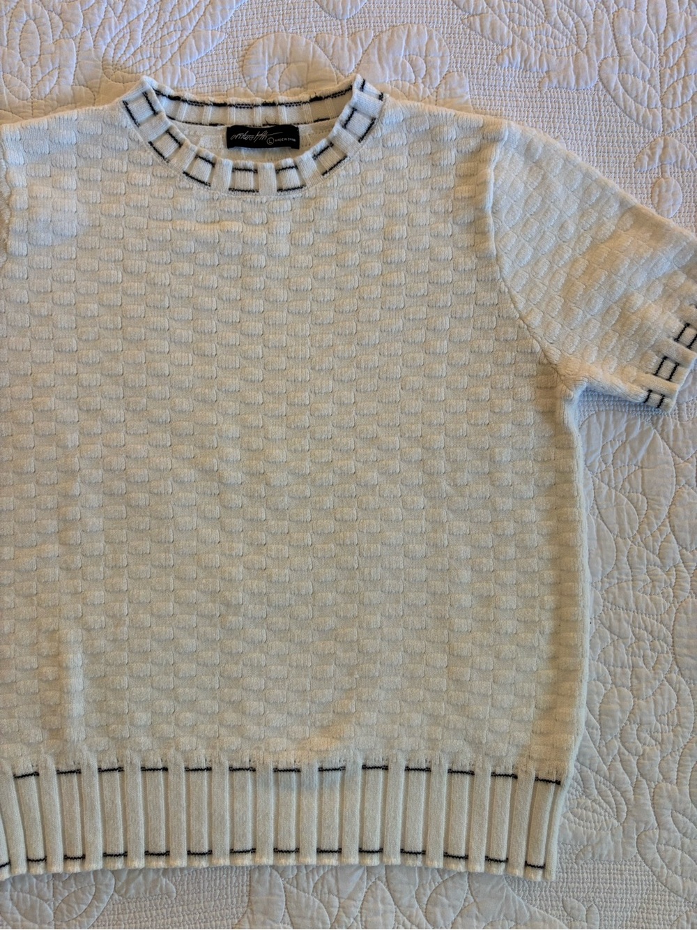 Cream Short-Sleeve Textured Sweater with Contrast Trim - Picture 3 of 6